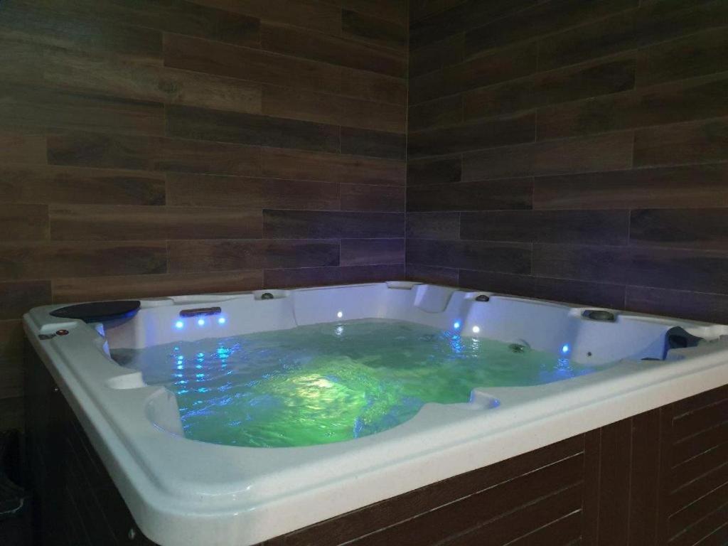 Dwie Sosny Apartamenty Przy Plazy - Sauna, Jacuzzi, Silownia, Bawialnia - 365Pam Ustronie Morskie Eksteriør billede